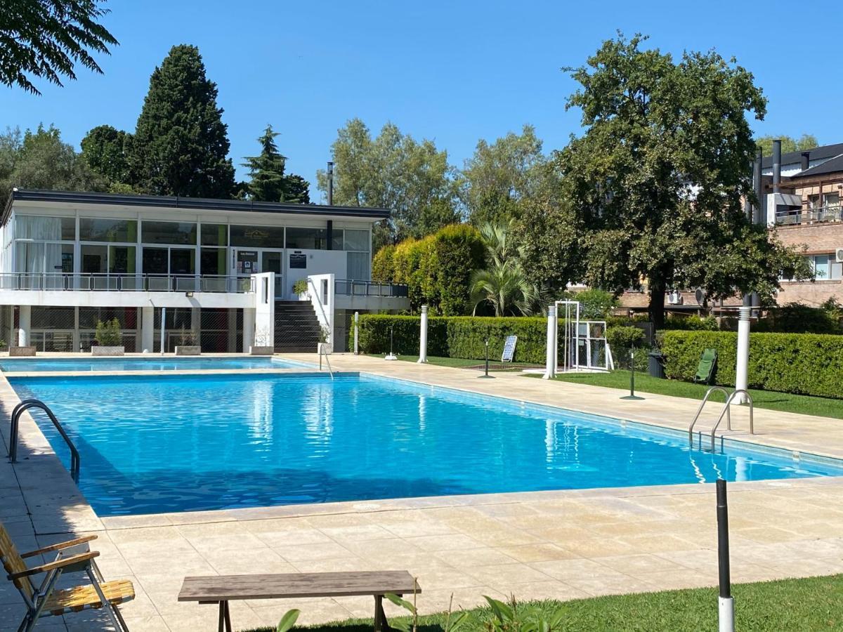 Apartamento En Country Pilar Piscina Parrilla Propia Hasta 4 Personas Eksteriør bilde
