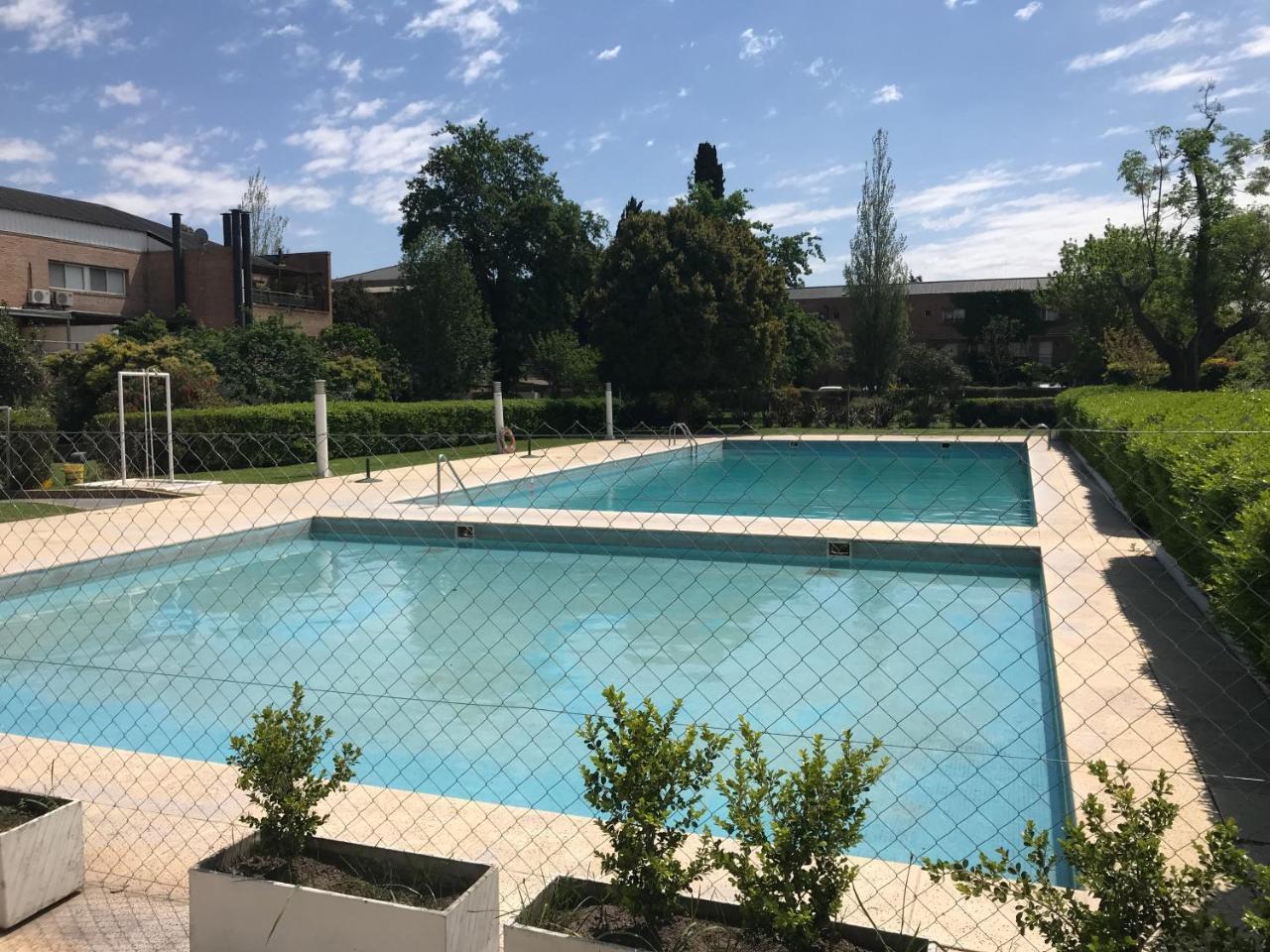 Apartamento En Country Pilar Piscina Parrilla Propia Hasta 4 Personas Eksteriør bilde