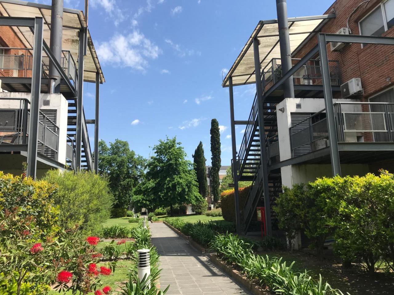 Apartamento En Country Pilar Piscina Parrilla Propia Hasta 4 Personas Eksteriør bilde